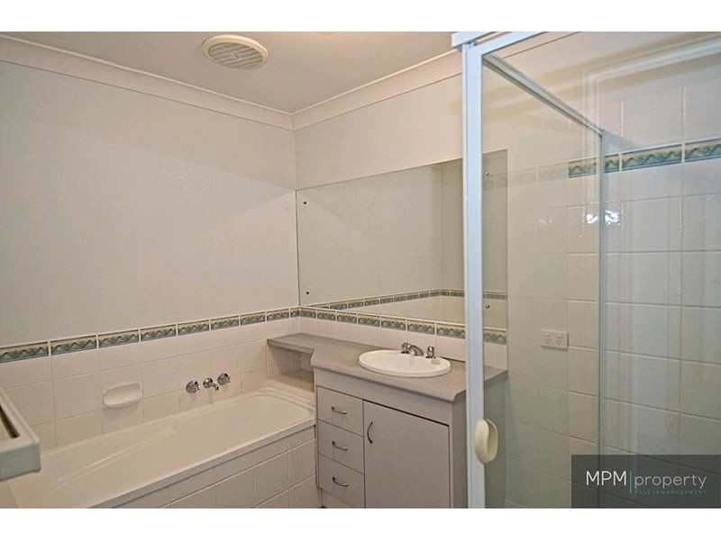 4 Orion Ct, Molendinar QLD 4214