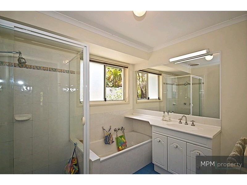 3 Worthing Ct, Arundel QLD 4214