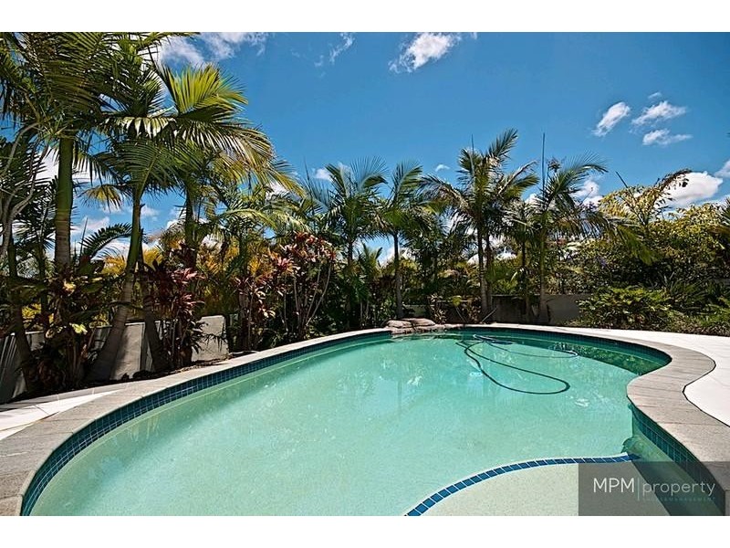 3 Worthing Ct, Arundel QLD 4214
