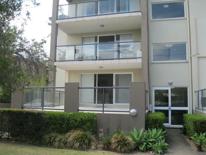 1/11 Clark St, Biggera Waters QLD 4216