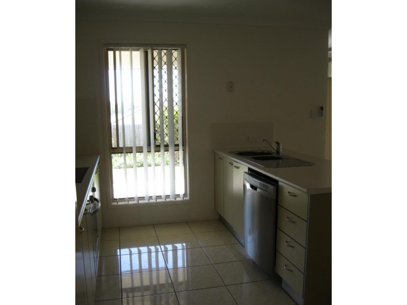 13 Tahlee Ct, Regents Park QLD 4118