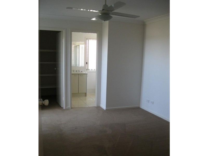 13 Tahlee Ct, Regents Park QLD 4118