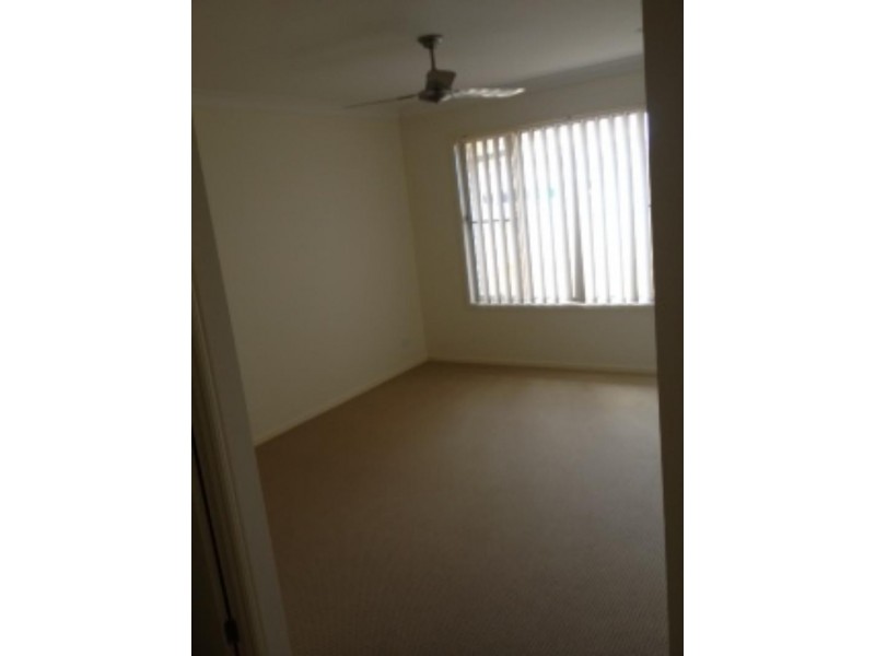 10 Charles Ave, Pimpama QLD 4209