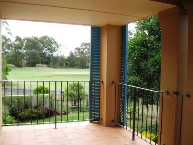 3245 Palladian Dr, Hope Island QLD 4212