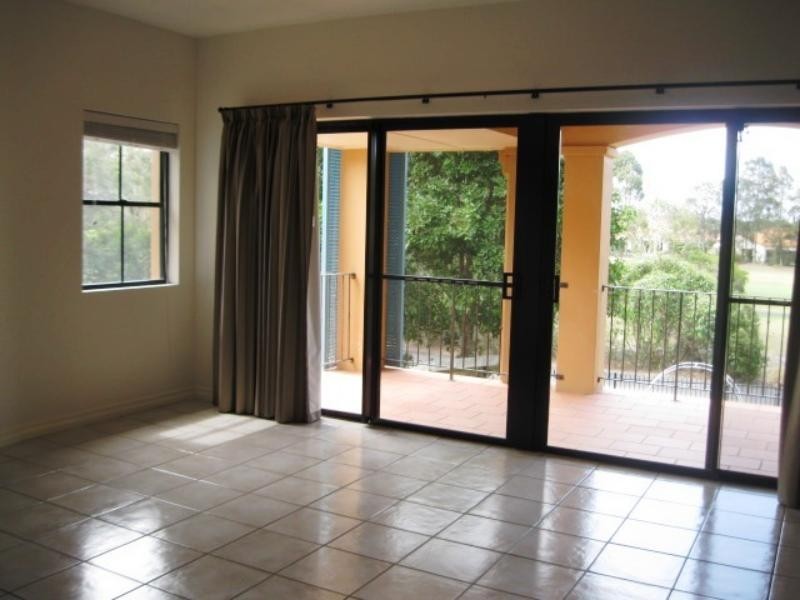 3245 Palladian Dr, Hope Island QLD 4212