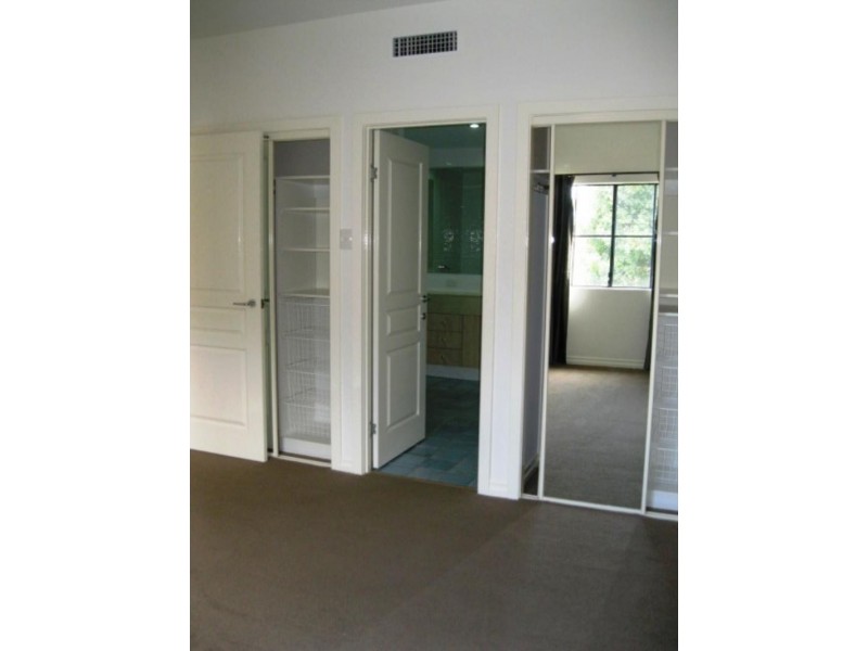 3245 Palladian Dr, Hope Island QLD 4212