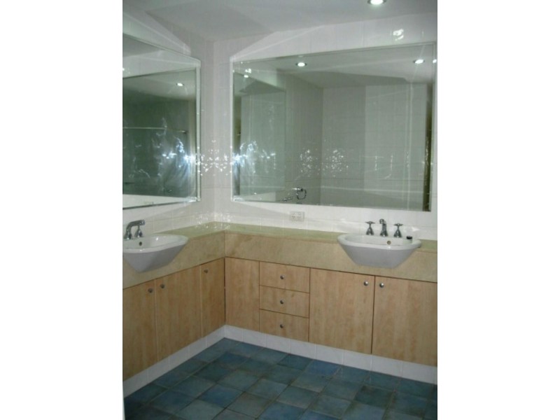 3245 Palladian Dr, Hope Island QLD 4212