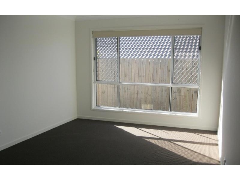 17 Saltram Ave, Holmview QLD 4207