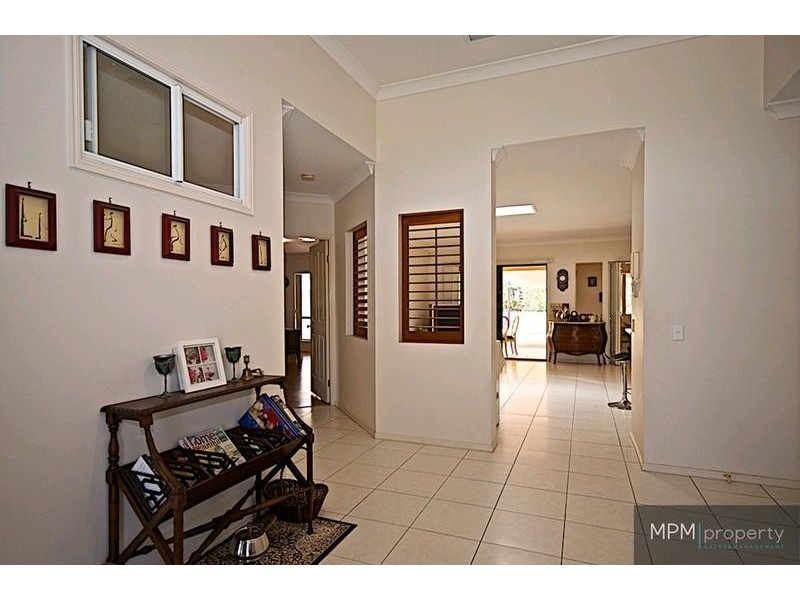 87 Arun Dr, Arundel QLD 4214