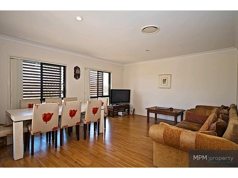 87 Arun Dr, Arundel QLD 4214