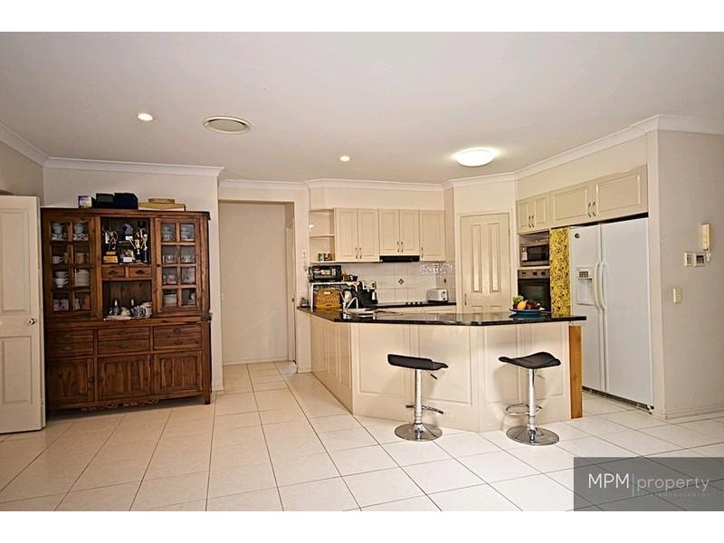 87 Arun Dr, Arundel QLD 4214