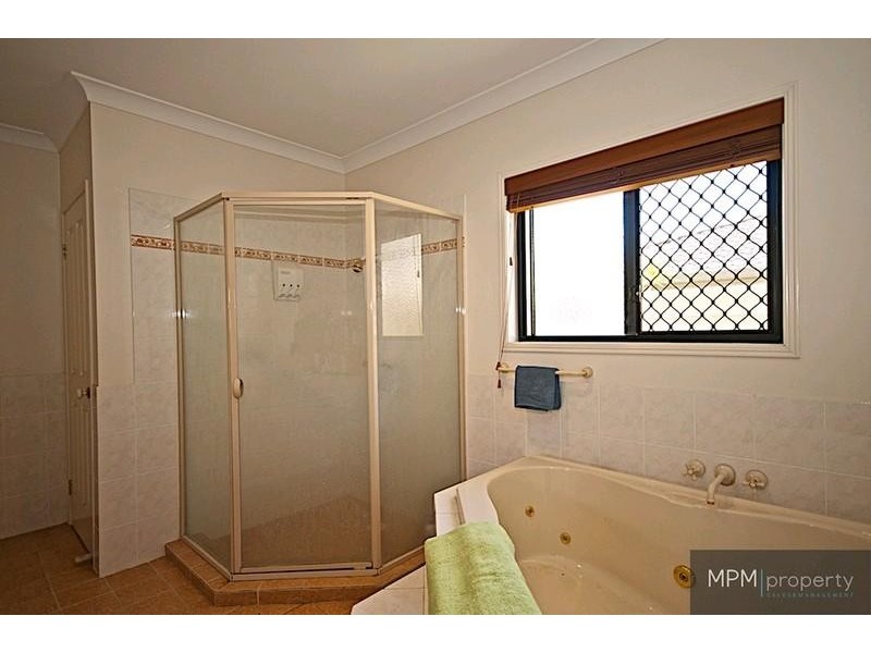 87 Arun Dr, Arundel QLD 4214