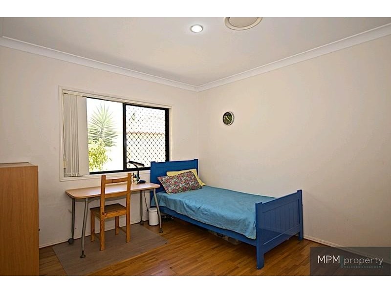 87 Arun Dr, Arundel QLD 4214