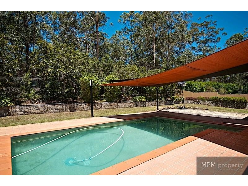 87 Arun Dr, Arundel QLD 4214