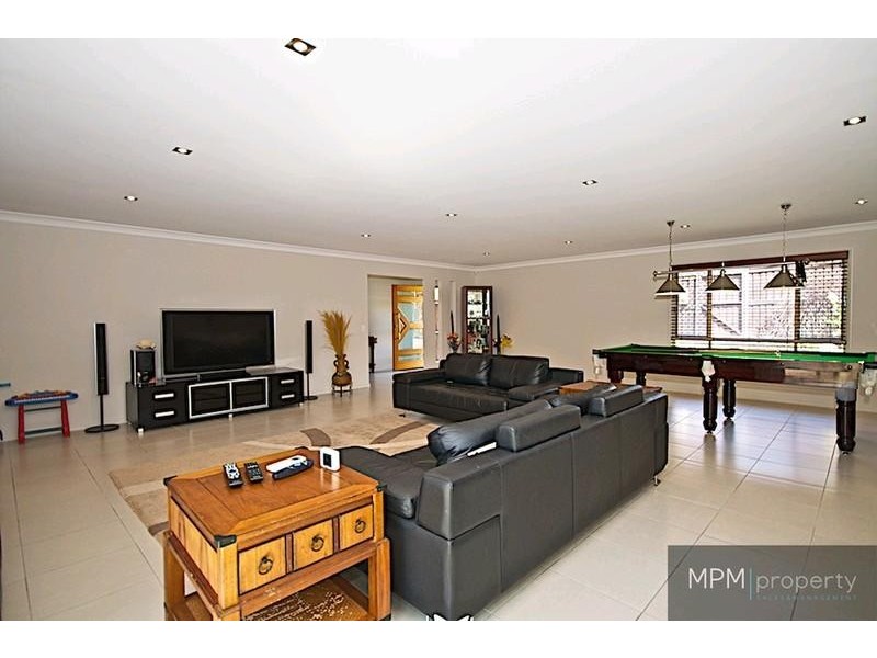 43 Inverness Way, Parkwood QLD 4214