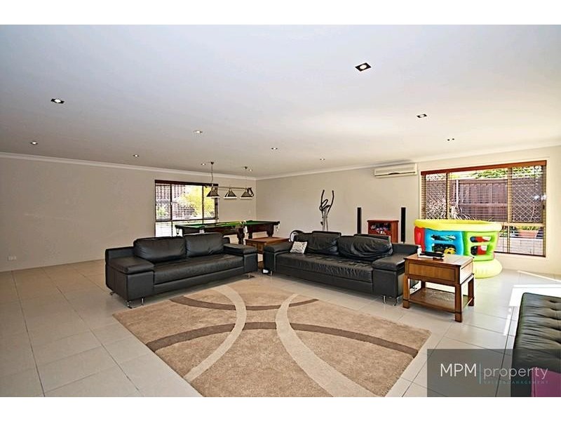 43 Inverness Way, Parkwood QLD 4214