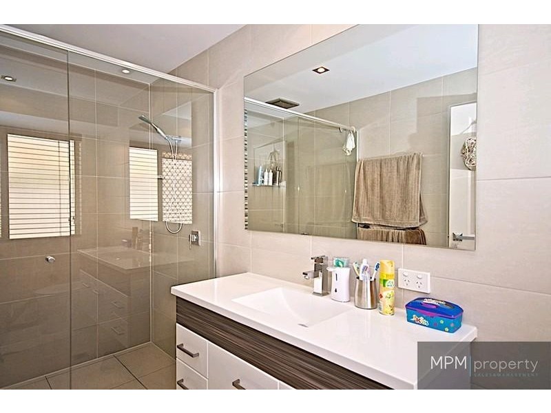 43 Inverness Way, Parkwood QLD 4214