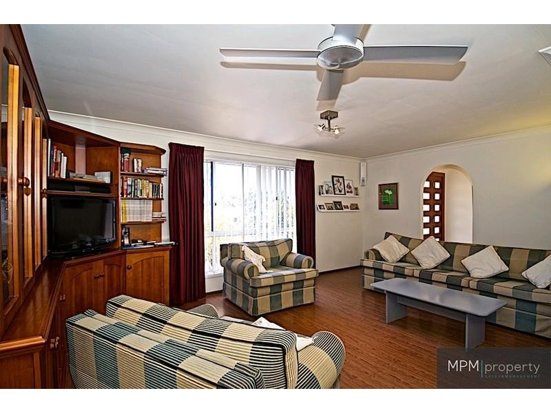 5 Carrumbella Dr, Arundel QLD 4214