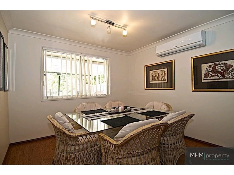 5 Carrumbella Dr, Arundel QLD 4214