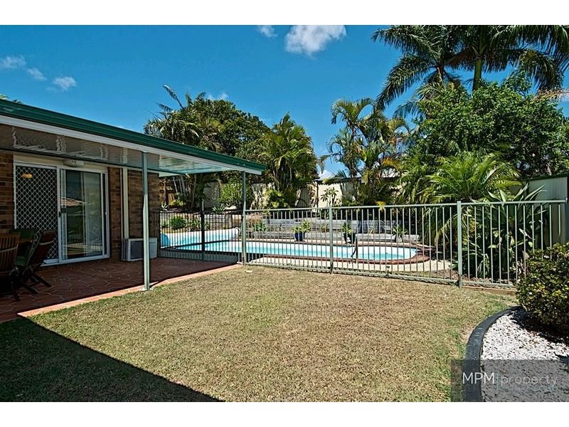 5 Carrumbella Dr, Arundel QLD 4214