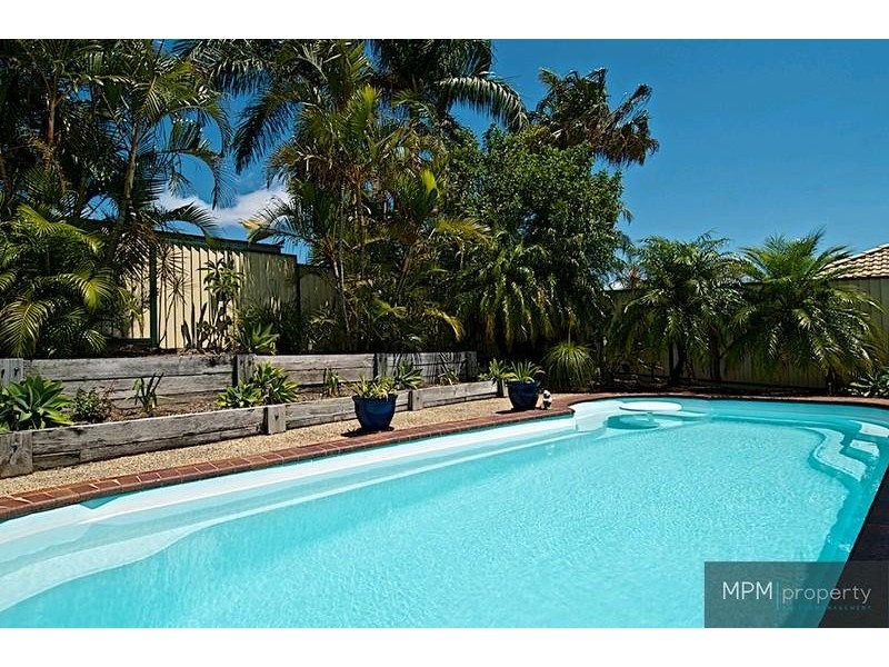 5 Carrumbella Dr, Arundel QLD 4214