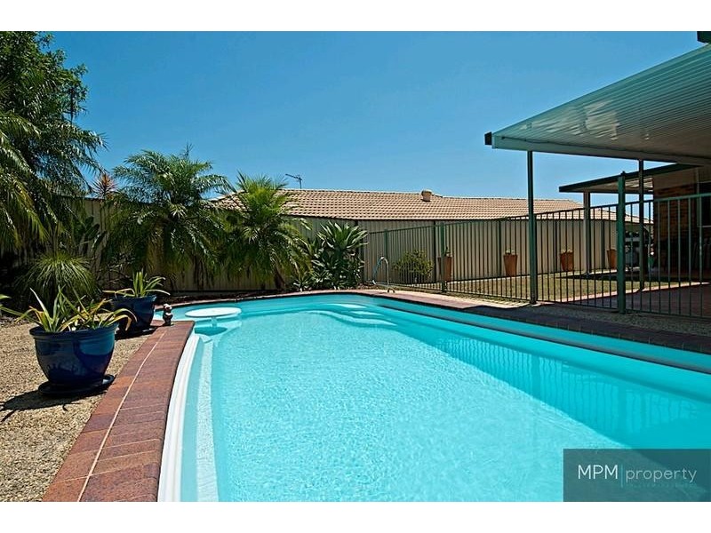 5 Carrumbella Dr, Arundel QLD 4214