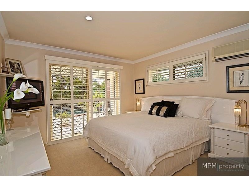 10 Kirdford Ct, Arundel QLD 4214