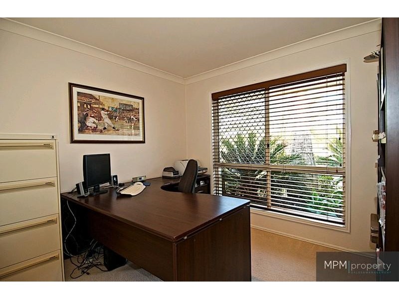 10 Kirdford Ct, Arundel QLD 4214