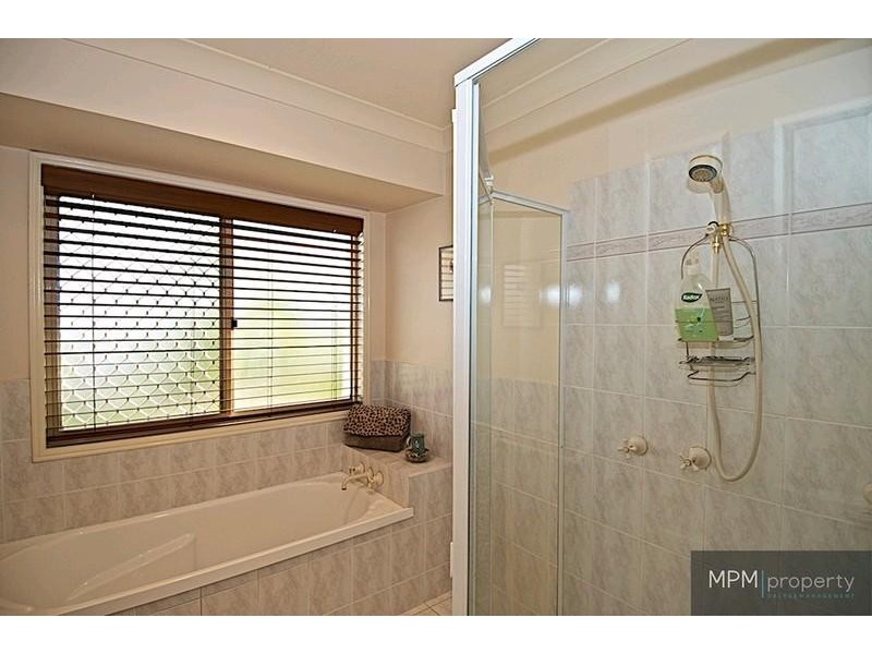 10 Kirdford Ct, Arundel QLD 4214