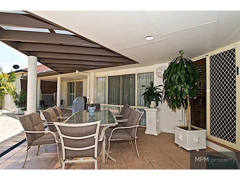 10 Kirdford Ct, Arundel QLD 4214