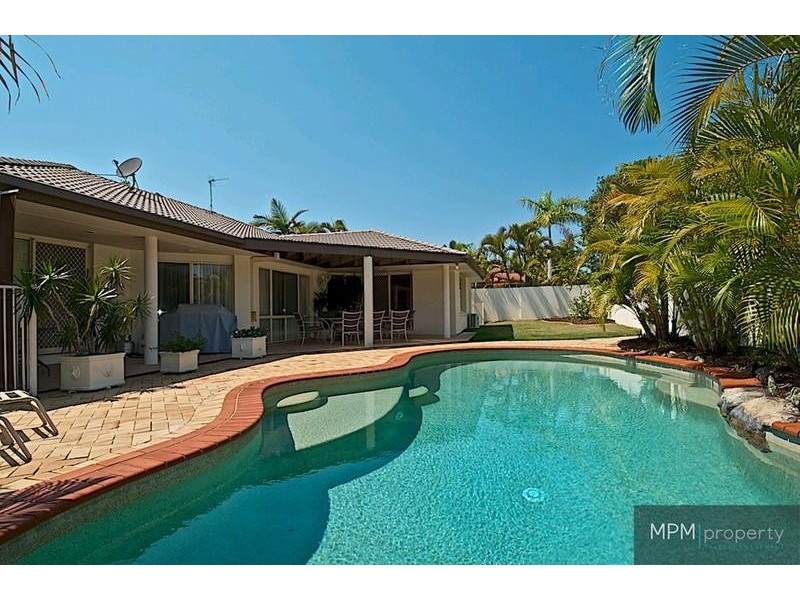 10 Kirdford Ct, Arundel QLD 4214