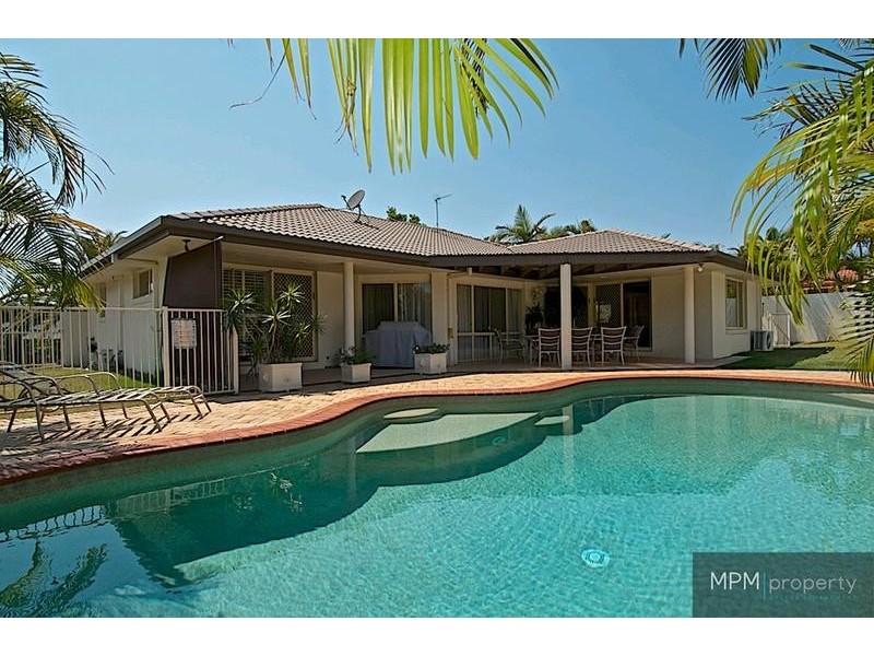 10 Kirdford Ct, Arundel QLD 4214