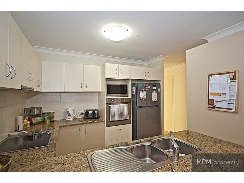 70 Tee Trees Bvd, Arundel QLD 4214