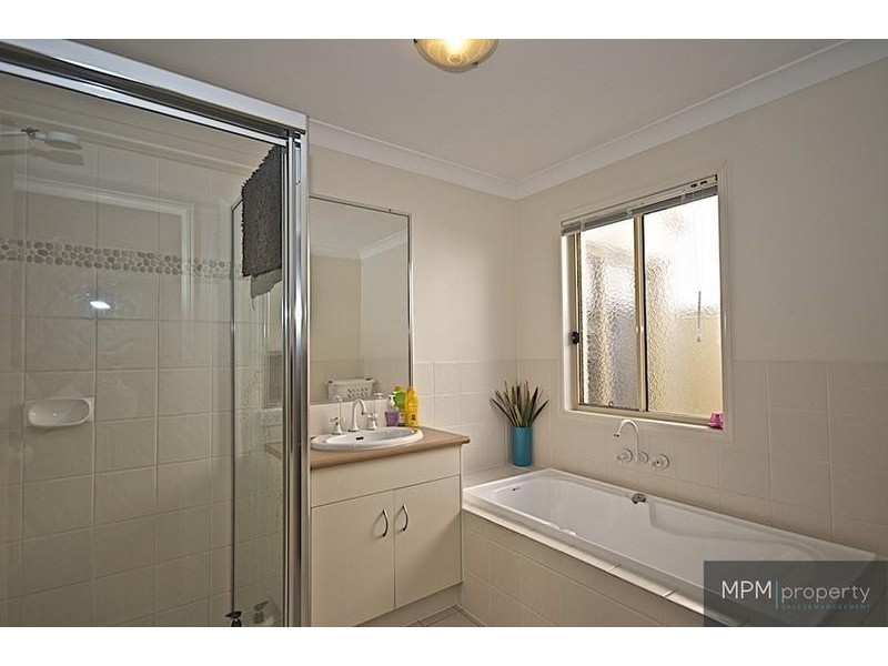 70 Tee Trees Bvd, Arundel QLD 4214