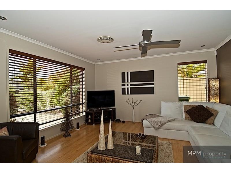 9 Highview Pl, Parkwood QLD 4214