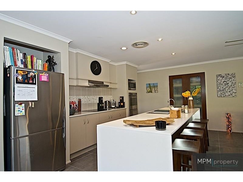 9 Highview Pl, Parkwood QLD 4214