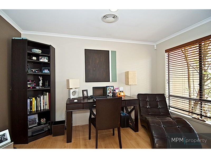 9 Highview Pl, Parkwood QLD 4214