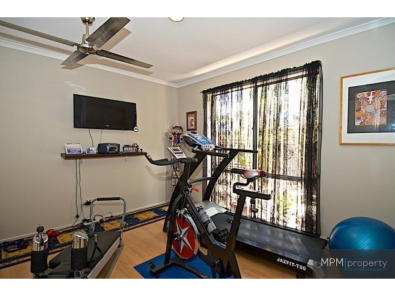 9 Highview Pl, Parkwood QLD 4214