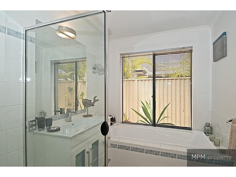 9 Highview Pl, Parkwood QLD 4214