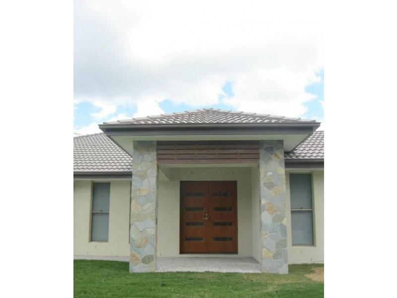 15 Frankland Ave, Waterford QLD 4133