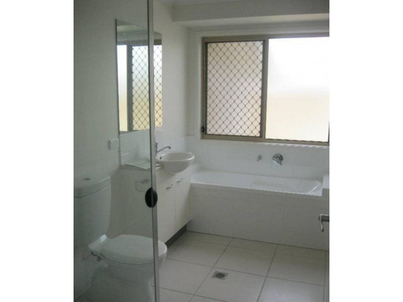 15 Frankland Ave, Waterford QLD 4133