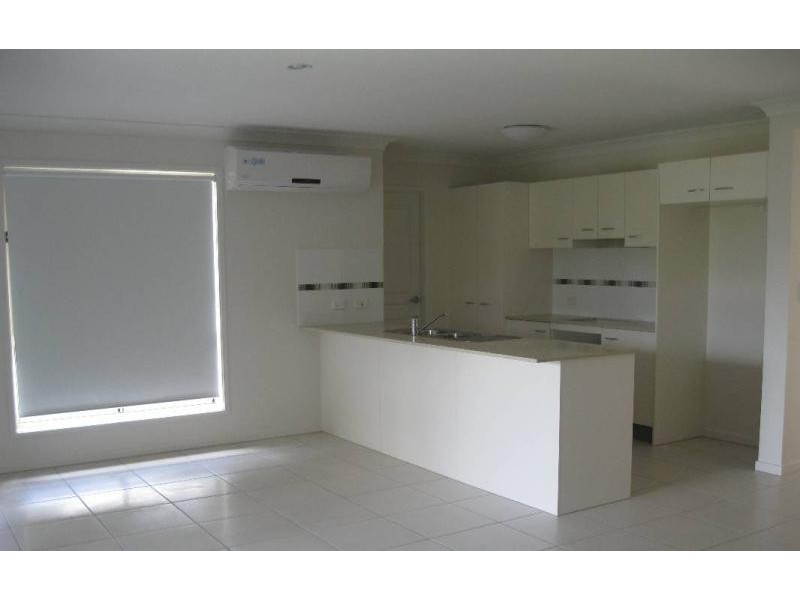15 Frankland Ave, Waterford QLD 4133
