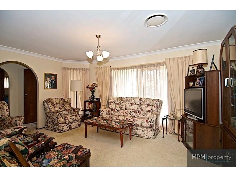 5 Melbourne Rd, Arundel QLD 4214