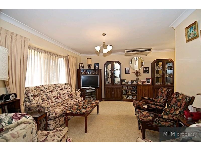 5 Melbourne Rd, Arundel QLD 4214