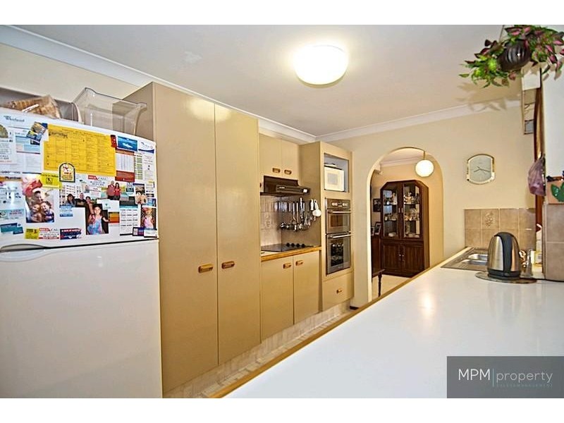 5 Melbourne Rd, Arundel QLD 4214