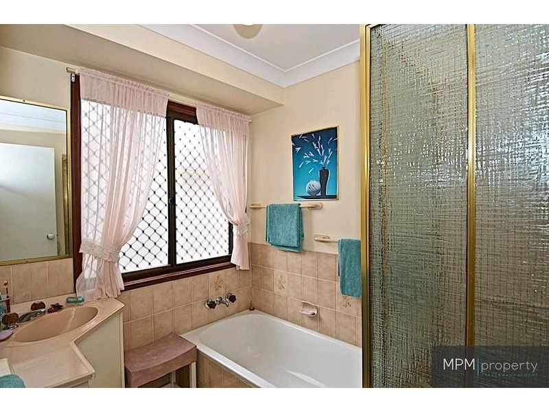 5 Melbourne Rd, Arundel QLD 4214