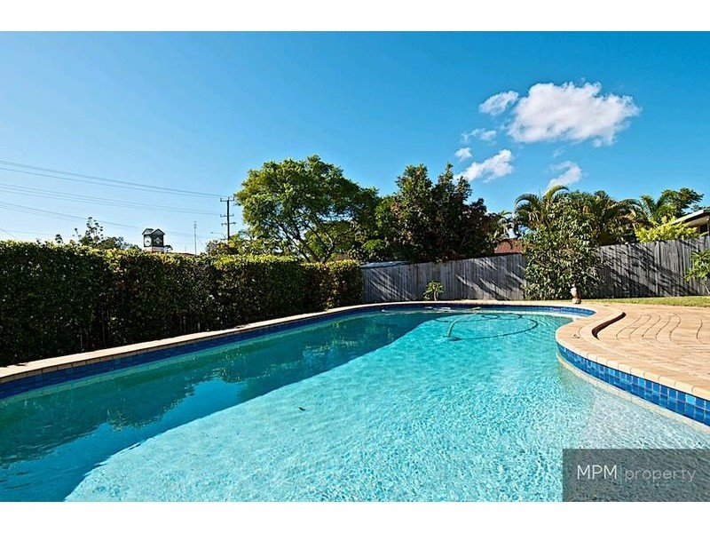 5 Melbourne Rd, Arundel QLD 4214