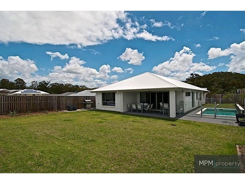 10 Fletcher Cres, Pacific Pines QLD 4211