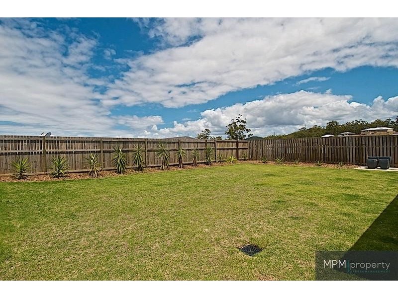 10 Fletcher Cres, Pacific Pines QLD 4211