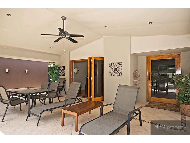 34 Ben Hogan Cres, Parkwood QLD 4214